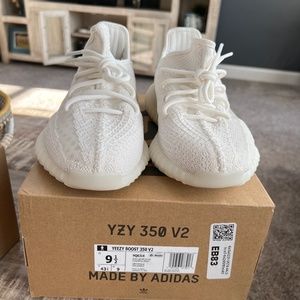 Yeezy 350 V2 (bone)